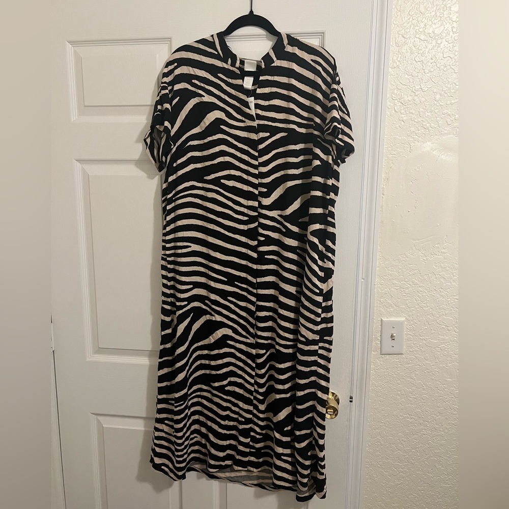 H&M Zebra Print Short Sleeve Maxi T-shirt Dress
